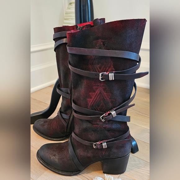 Freebird by Steven- Colin Leather Boot With Embroidery And Round Toe😍 - Picture 12 of 12